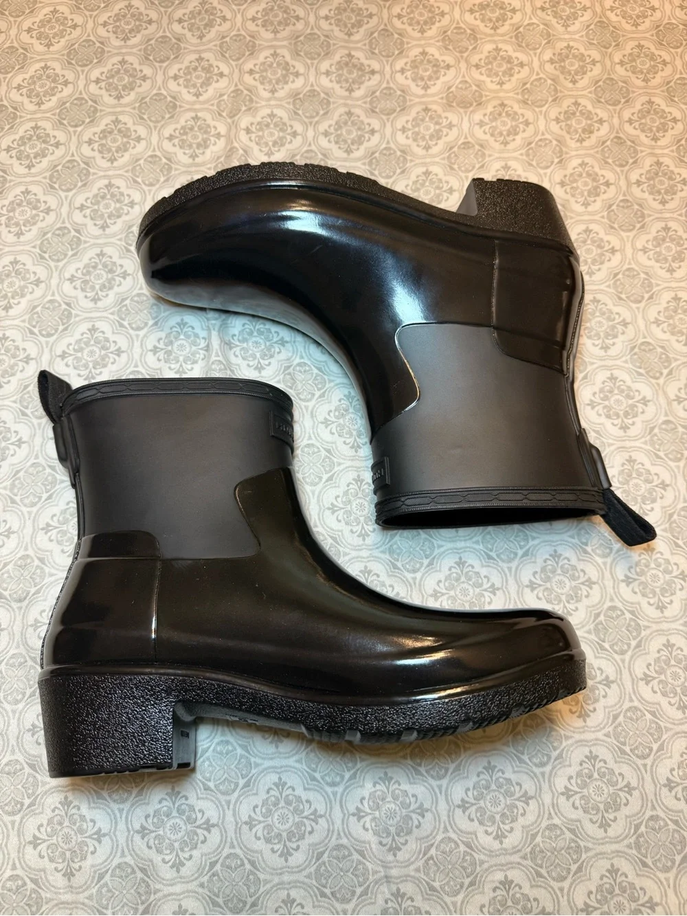 Hunter Refined Low Heel Biker Gloss Duo Size 6